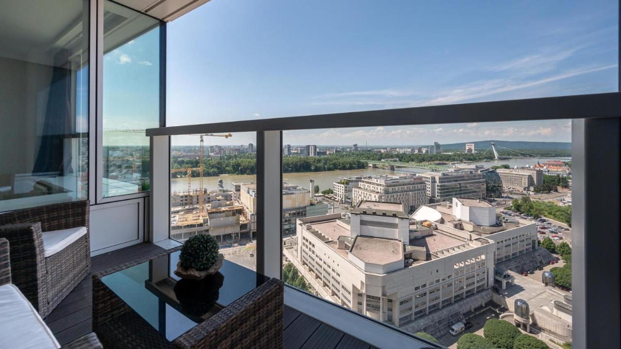 Panorama - Sunset And Castle View, 22Nd Floor, Garage, Ac Apartment บราติสลาวา ภายนอก รูปภาพ
