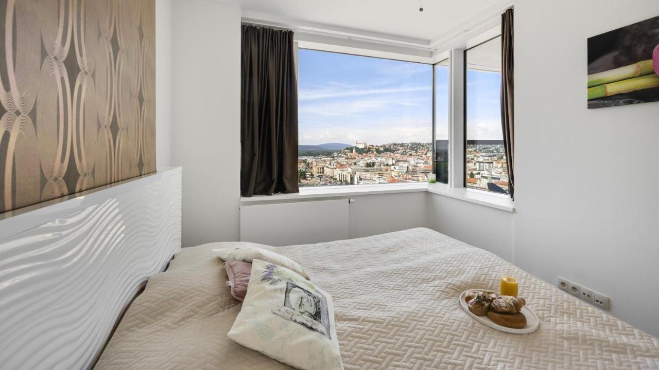Panorama - Sunset And Castle View, 22Nd Floor, Garage, Ac Apartment บราติสลาวา ภายนอก รูปภาพ